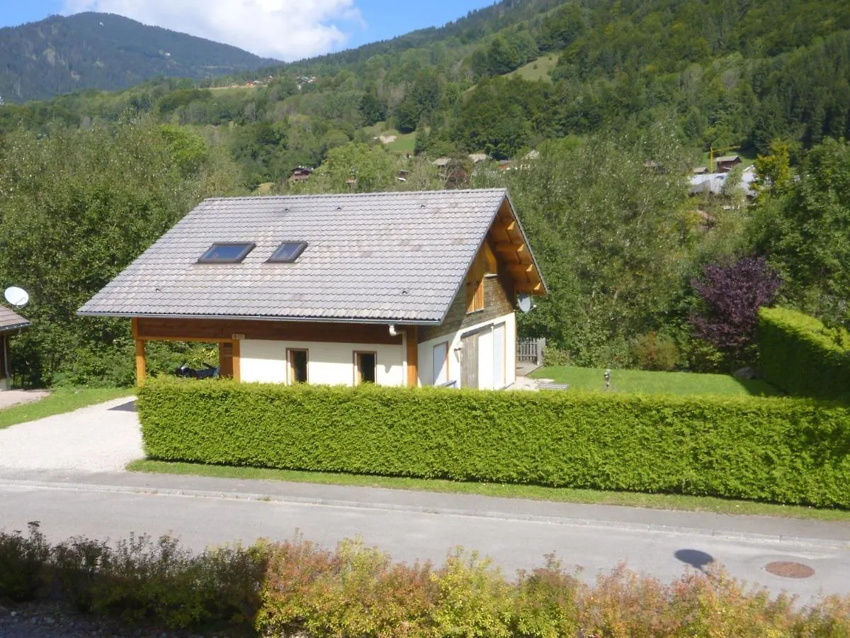 Spacious Chalet Near The Ski Area Saint-Jean-dʼAulps