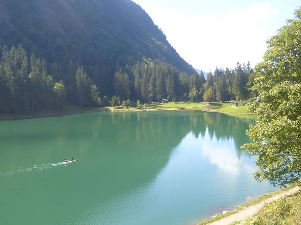 Spacious Chalet Near The Ski Area Saint-Jean-dʼAulps